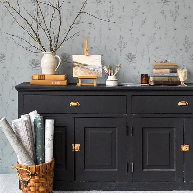 دیزاین داخلی به کمک کاغذ دیواری، قبل از فروش ملک